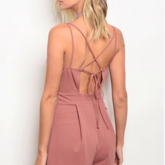 ⭐️ Criss Cross Back Sexy Sleeveless Mauve Romper - Picture 3 of 3